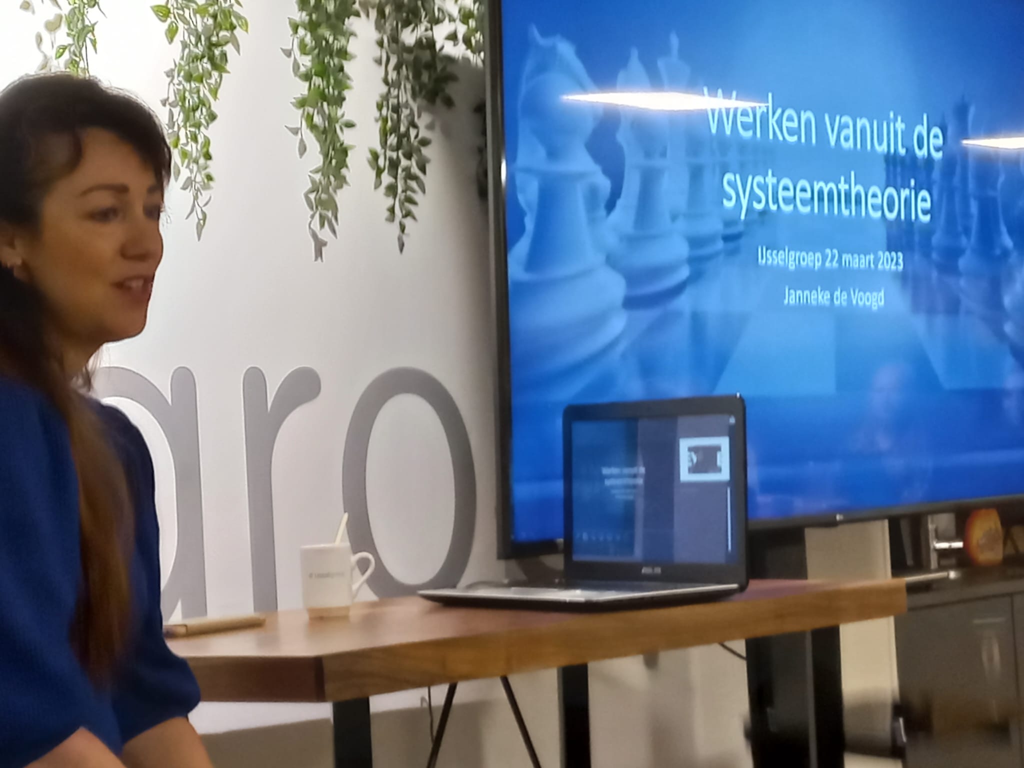 6929be2e da5f 41ea 9dfc a9171724ec8c